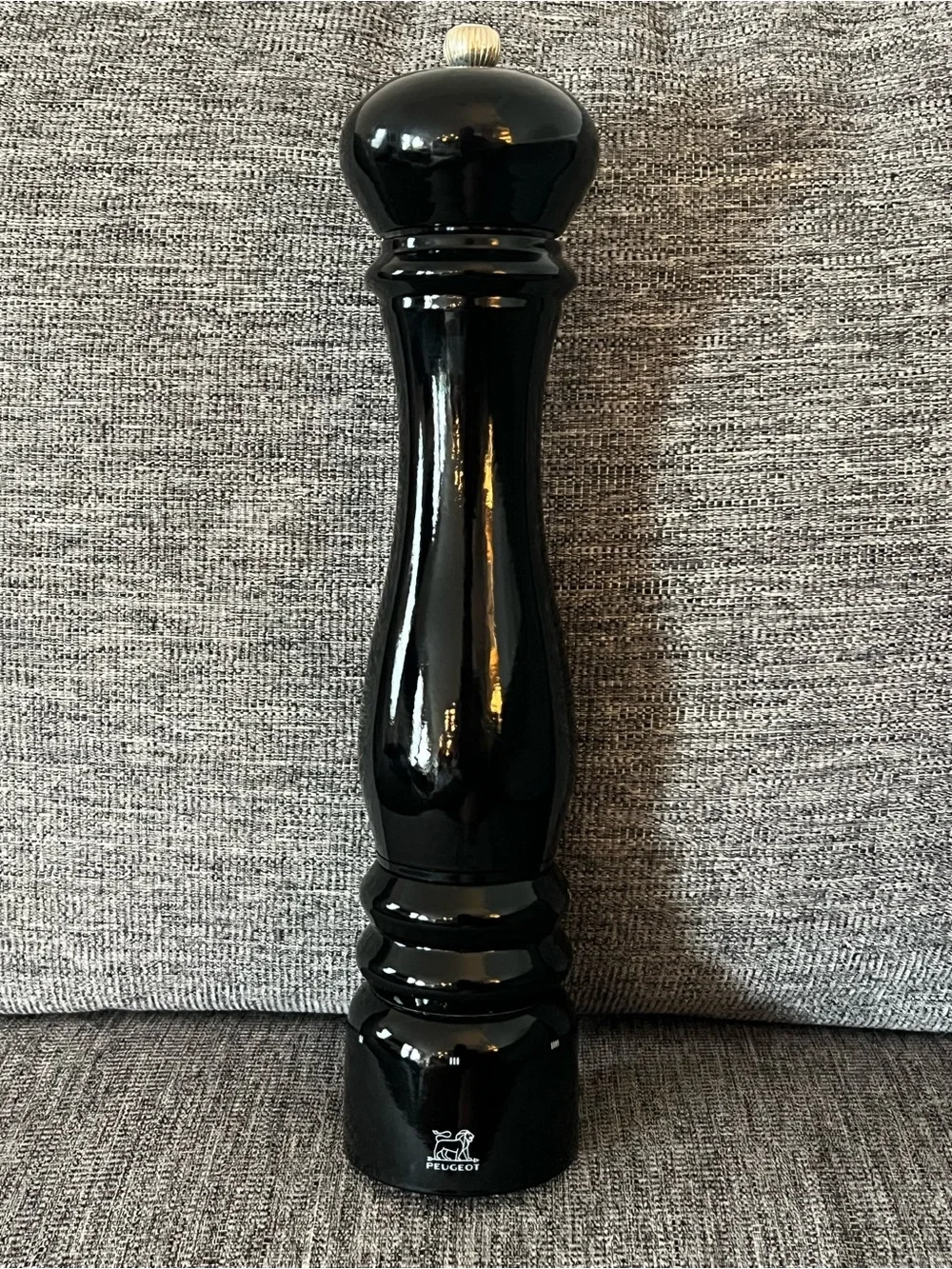 Peugeot Paris U'Select Pepper Mill, 13.35 total Inches tall, Black Lacquer